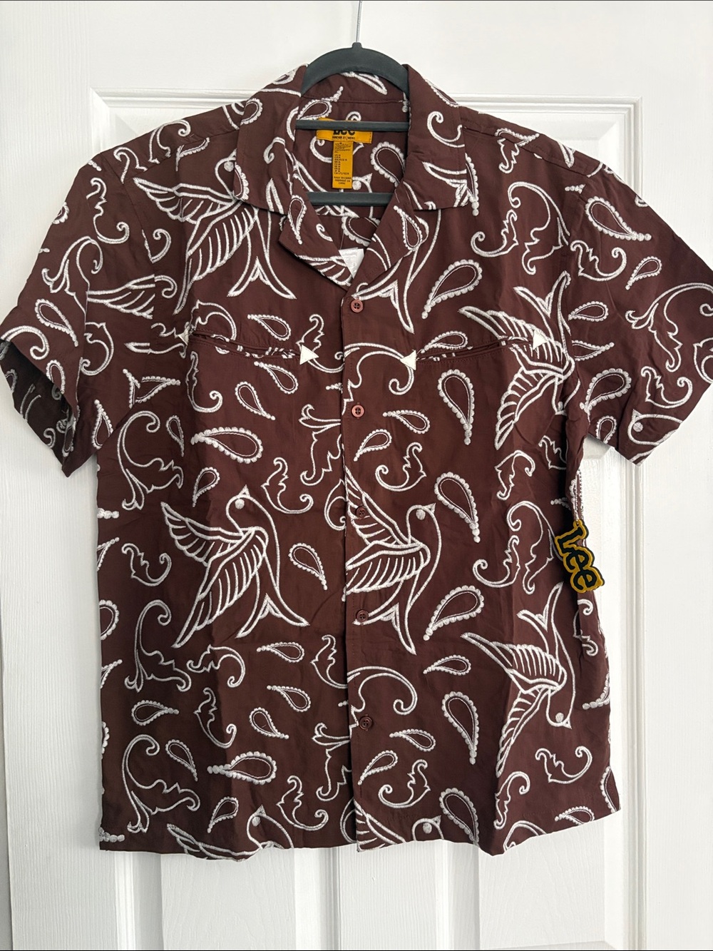 Lee Men’s Brown Short-Sleeve Button-Down with White Paisley & Bird Print